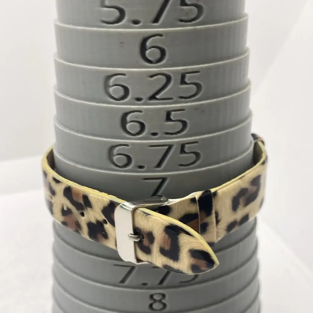 Womens Gold Tone Cheetah World Map Watch New Battery
